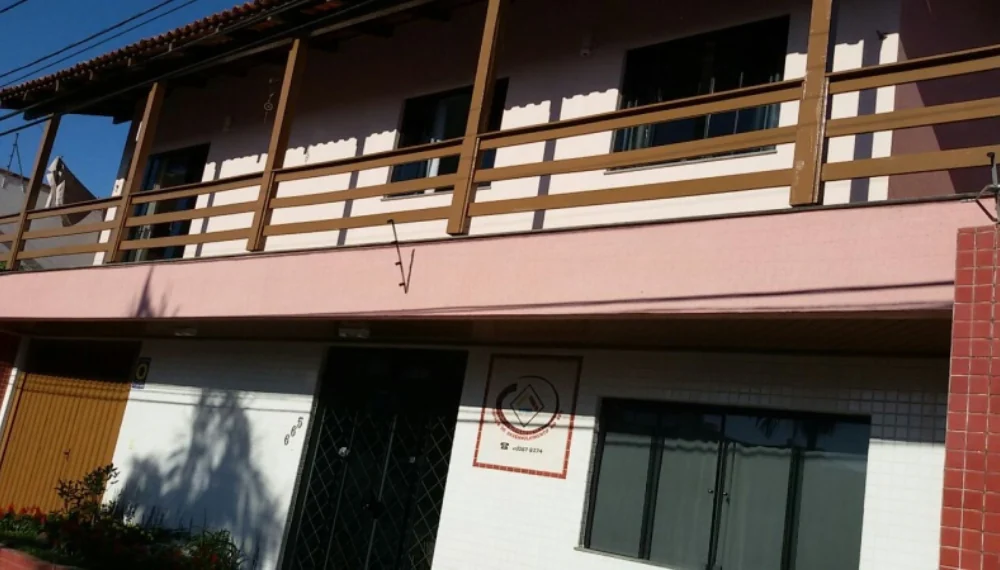 Acabamento externo em residência de madeira